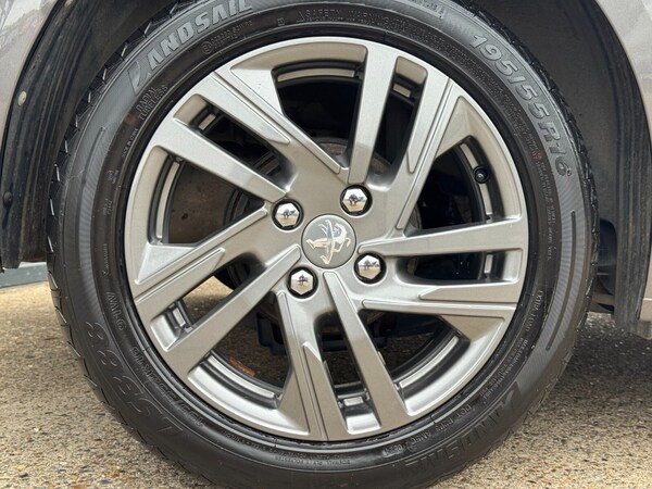 Used Peugeot 208 2022 for sale - 76176320: Photo 45