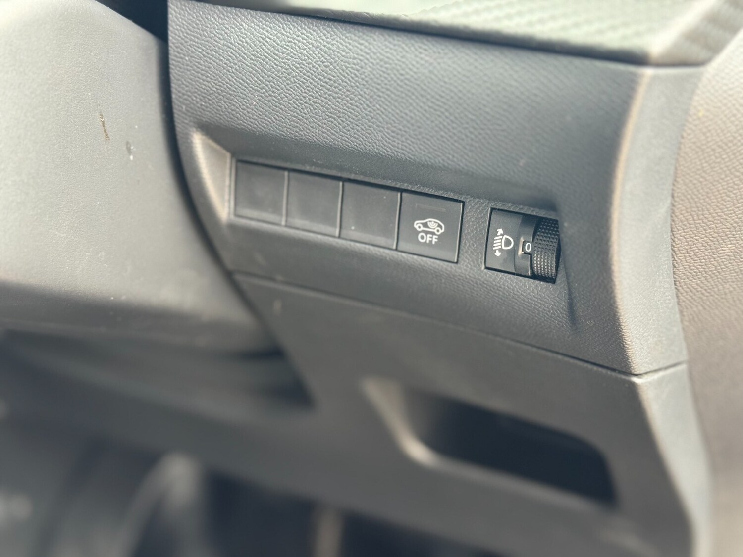 Used Peugeot 2008 2024 for sale - 75929993: Photo 28