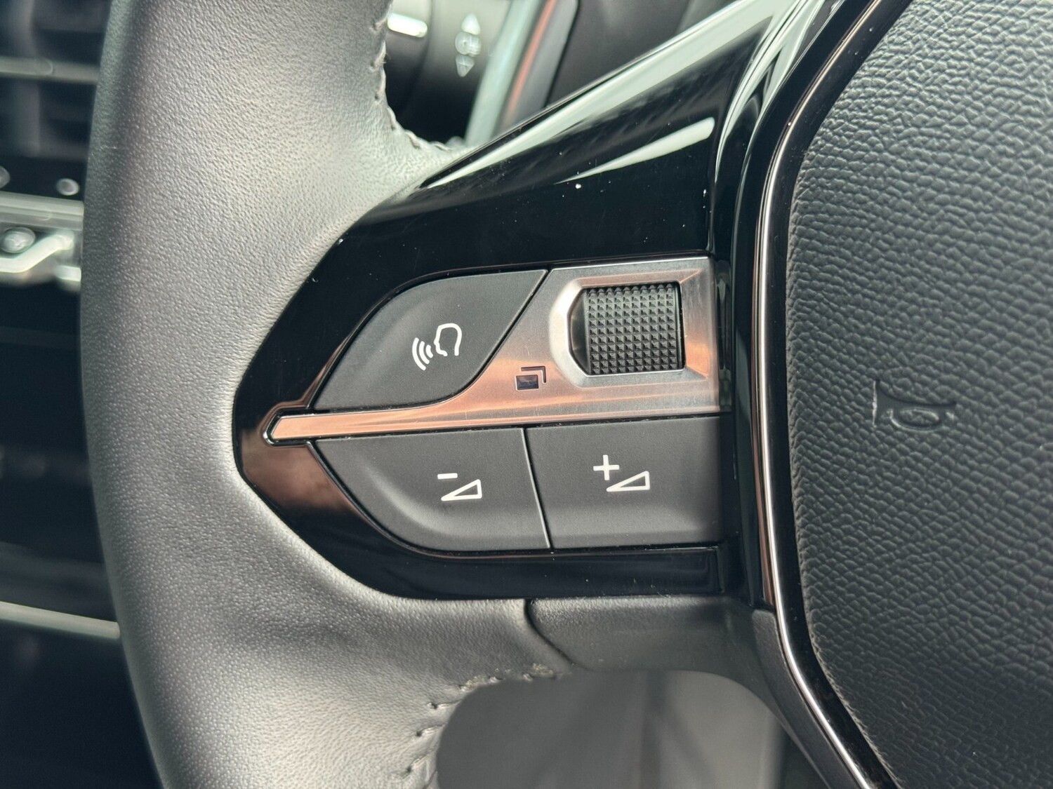 Used Peugeot 2008 2024 for sale - 75929993: Photo 30