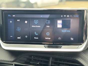 Used Peugeot 2008 2024 for sale - 75929993: Photo