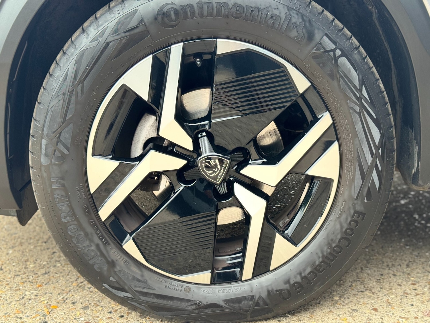 Used Peugeot 2008 2024 for sale - 75929993: Photo 40