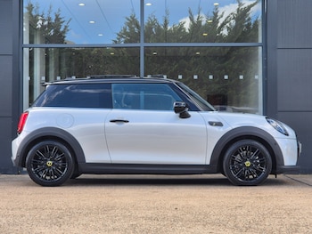 Used MINI Hatch 2021 for sale - 76079417: Photo
