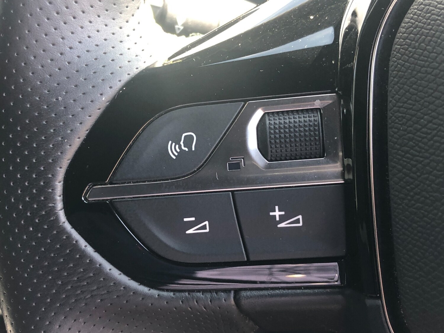 Used Peugeot 2008 2022 for sale - 76272850: Photo 29