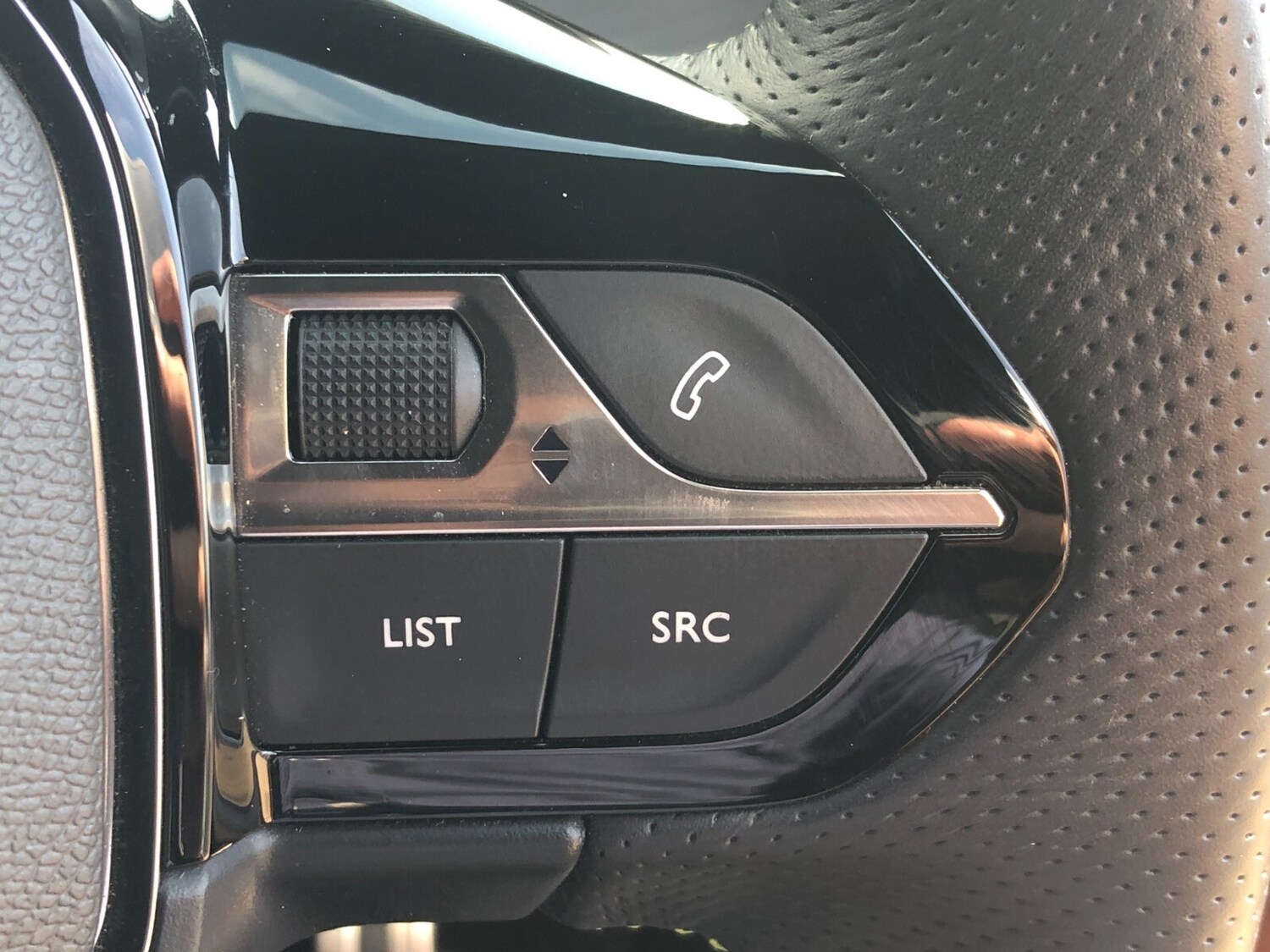 Used Peugeot 2008 2022 for sale - 76272850: Photo 30