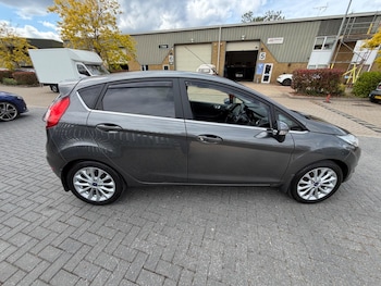 Used Ford Fiesta 2017 for sale - 79082941: Photo