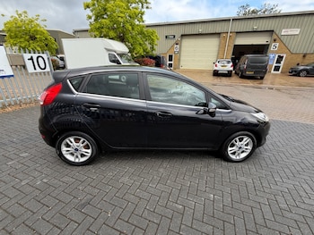 Used Ford Fiesta 2015 for sale - 79082923: Photo