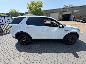 Used Land Rover Discovery Sport 2018 for sale - 79082935: Photo