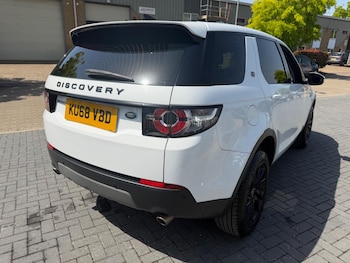 Used Land Rover Discovery Sport 2018 for sale - 79082935: Photo
