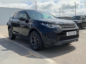 Used Land Rover Discovery Sport 2019 for sale - 79082916: Photo