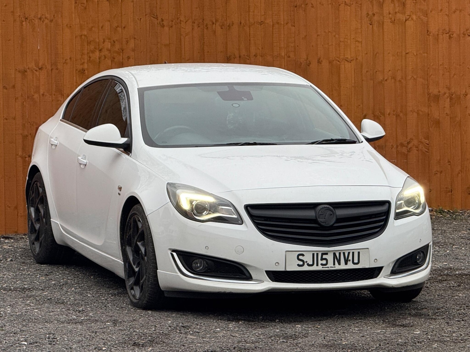Used Vauxhall Insignia 2015 for sale - 77060167: Photo 2