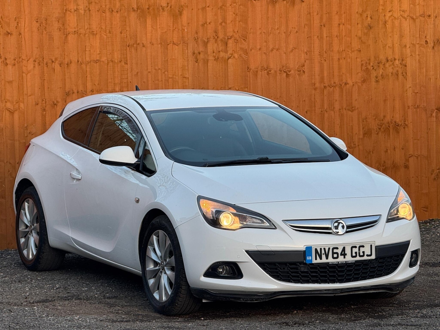 Used Vauxhall Astra GTC 2014 for sale - 77940669: Photo 2