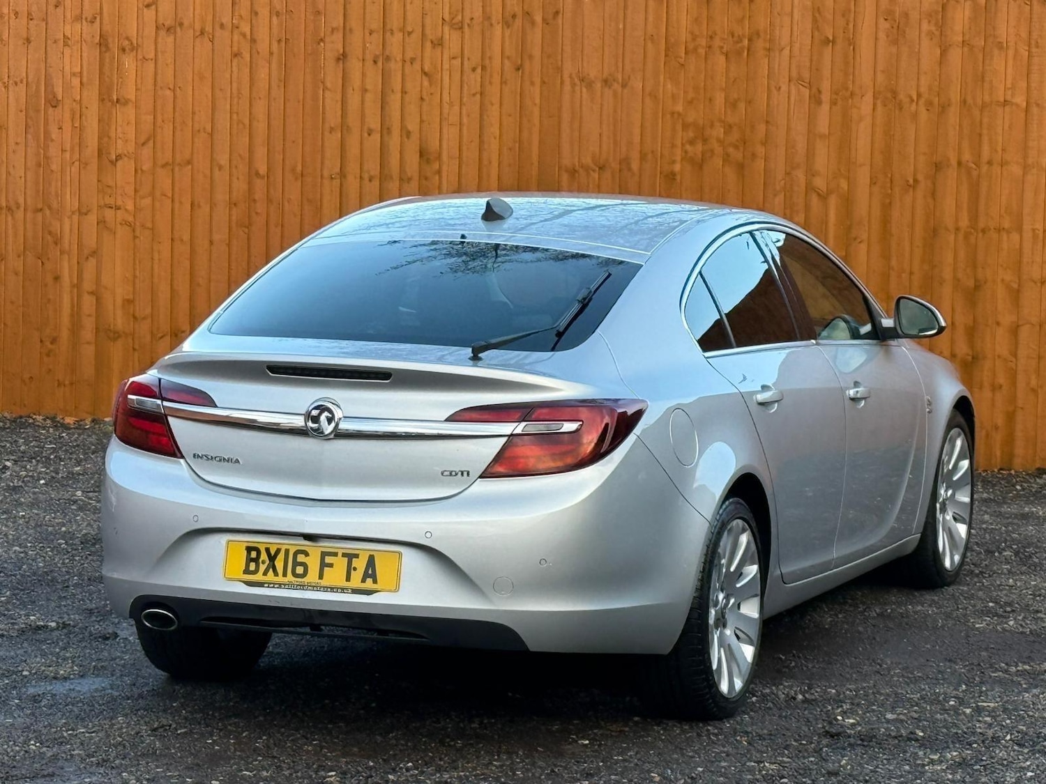 Used Vauxhall Insignia 2016 for sale - 77242389: Photo 5