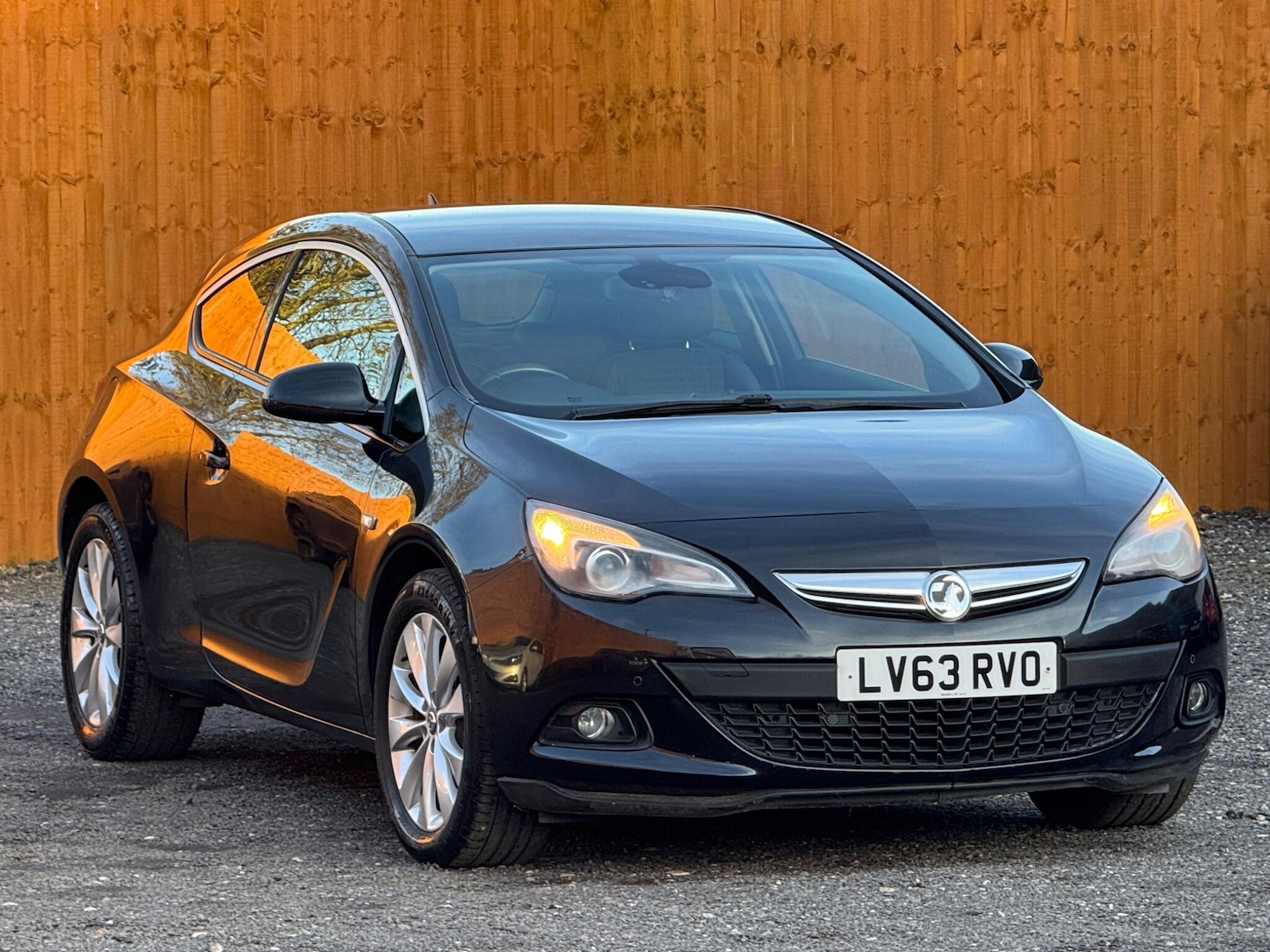 Used Vauxhall Astra GTC 2013 for sale - 77657975: Photo 2