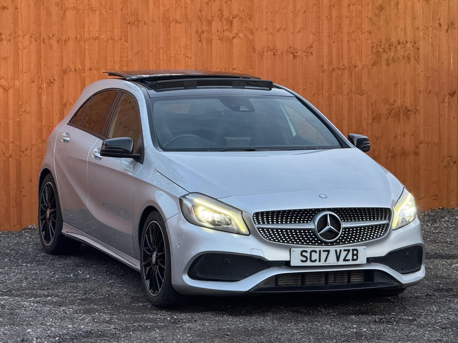 Used Mercedes-Benz A-Class 2017 for sale - 76898261: Photo 2