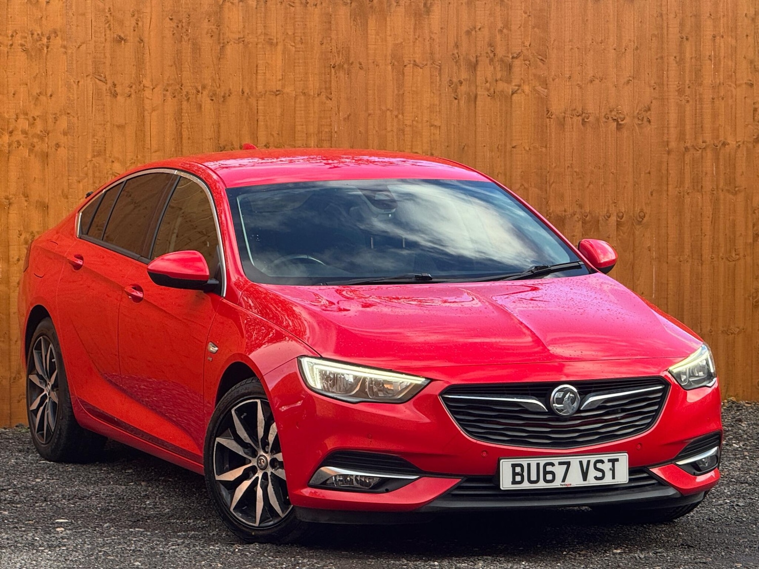 Used Vauxhall Insignia 2017 for sale - 76888375: Photo 1