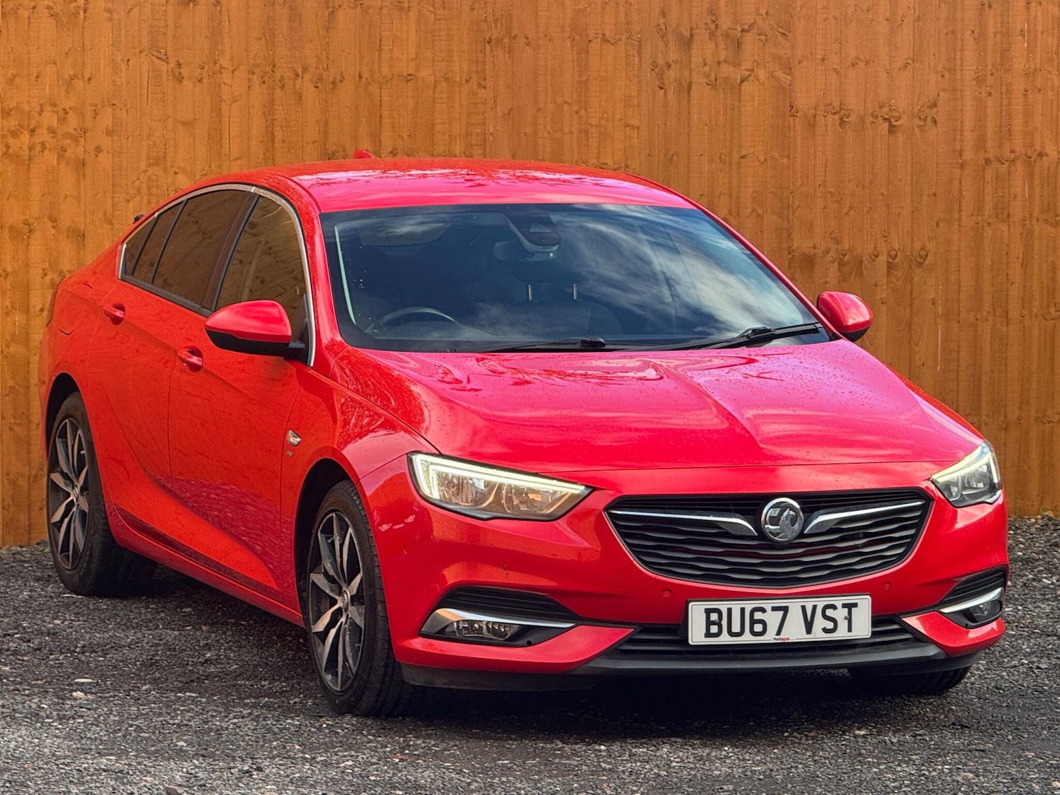 Used Vauxhall Insignia 2017 for sale - 76888375: Photo 2