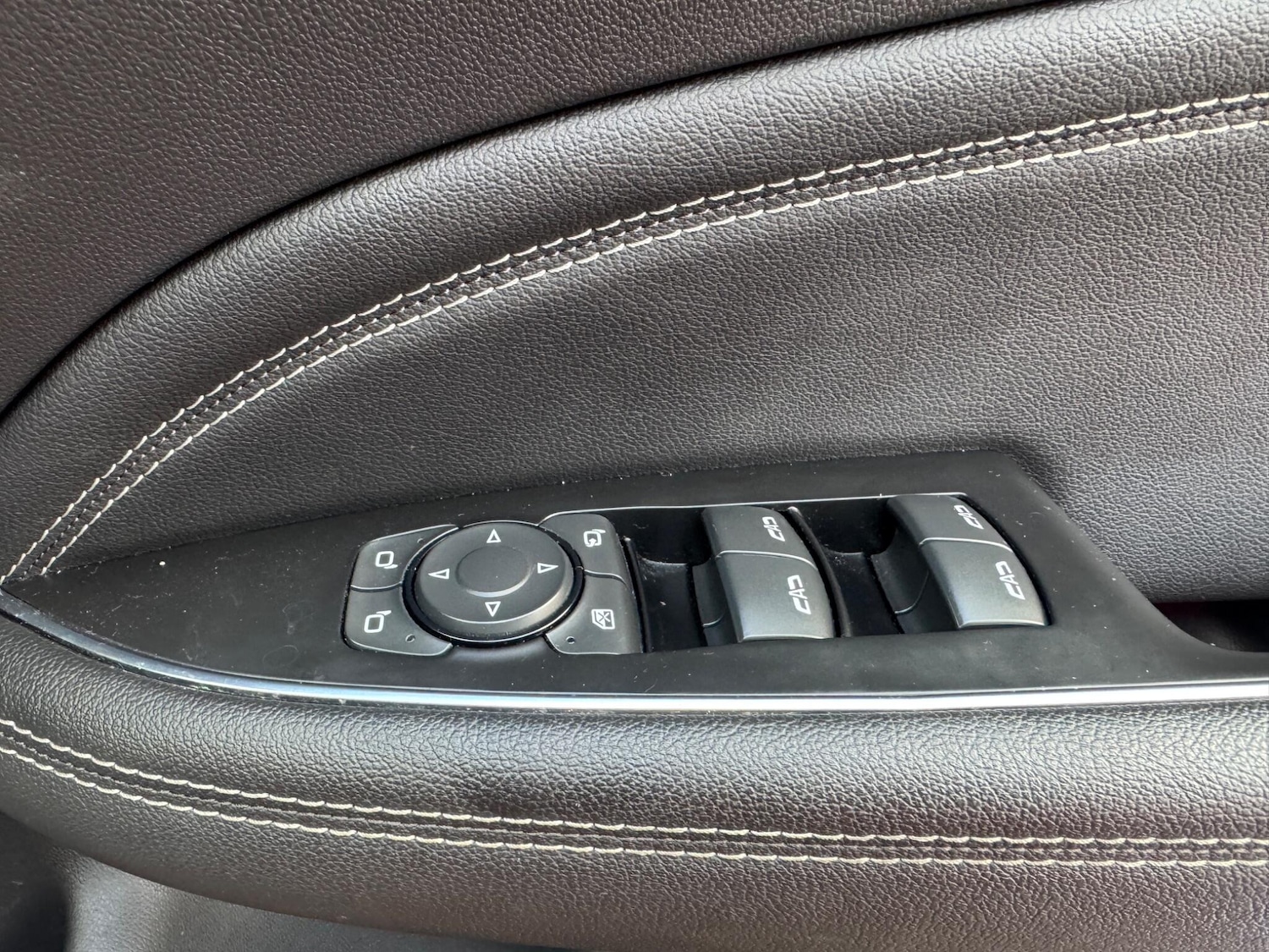 Used Vauxhall Insignia 2017 for sale - 76888375: Photo 32