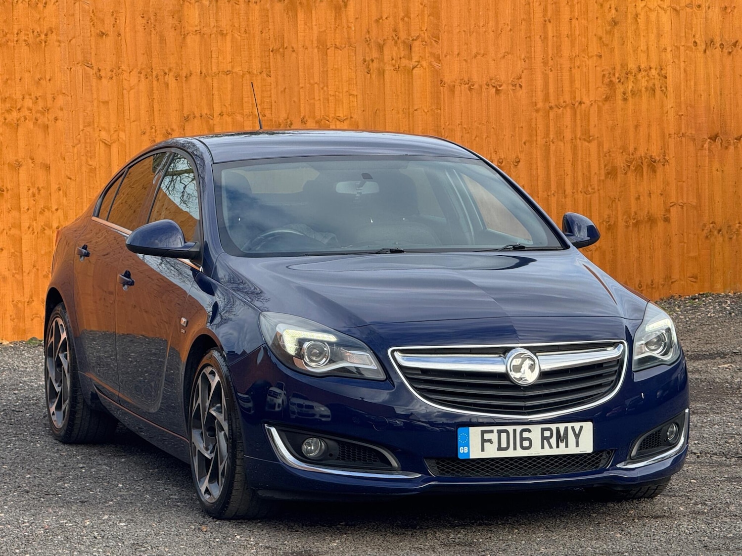 Used Vauxhall Insignia 2016 for sale - 78072383: Photo 2