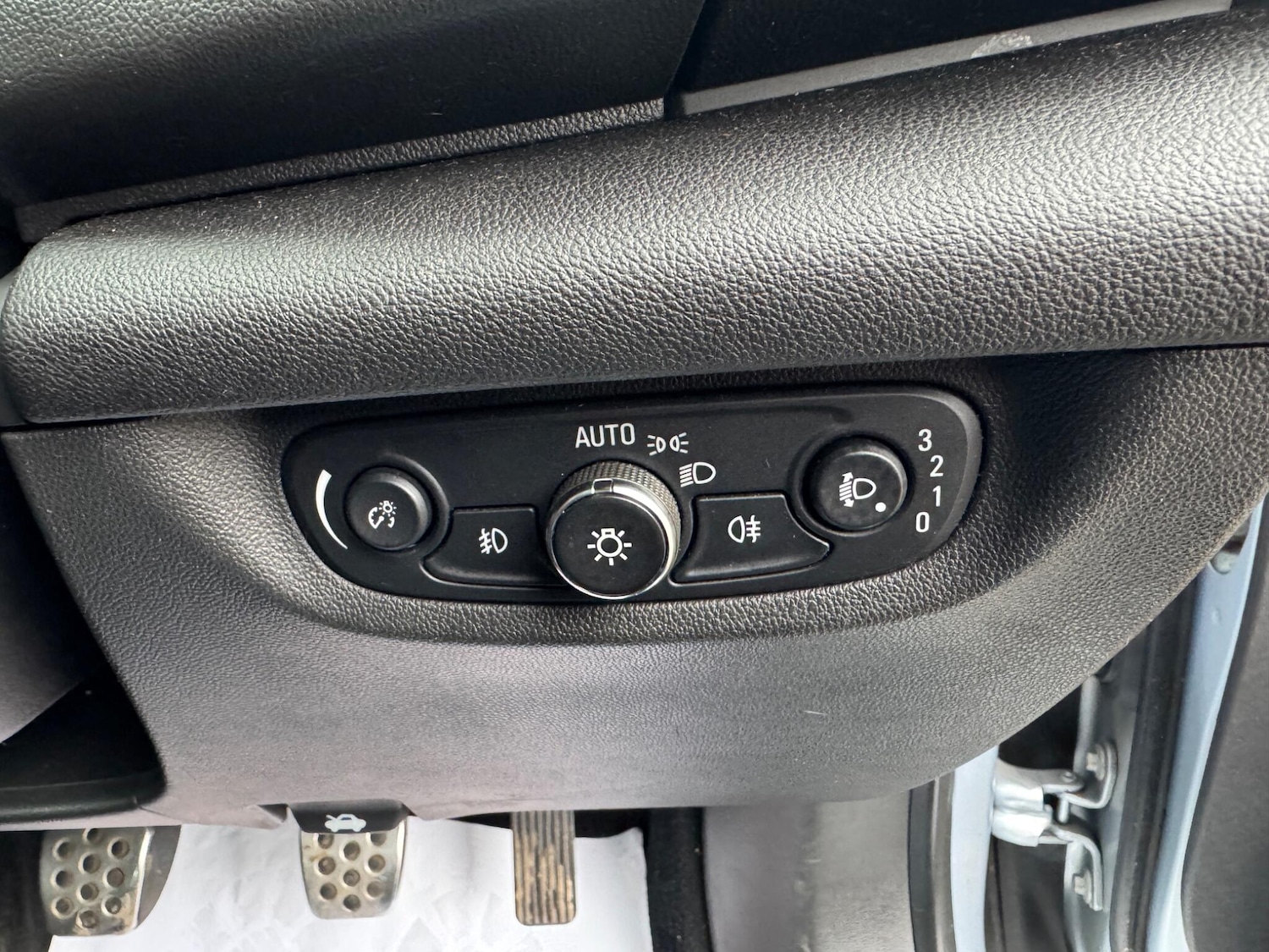 Used Vauxhall Insignia 2017 for sale - 76936387: Photo 17