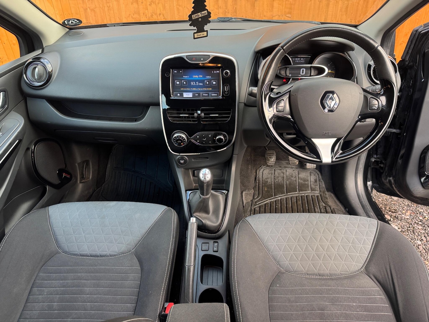 Used Renault Clio 2015 for sale - 76913747: Photo 10
