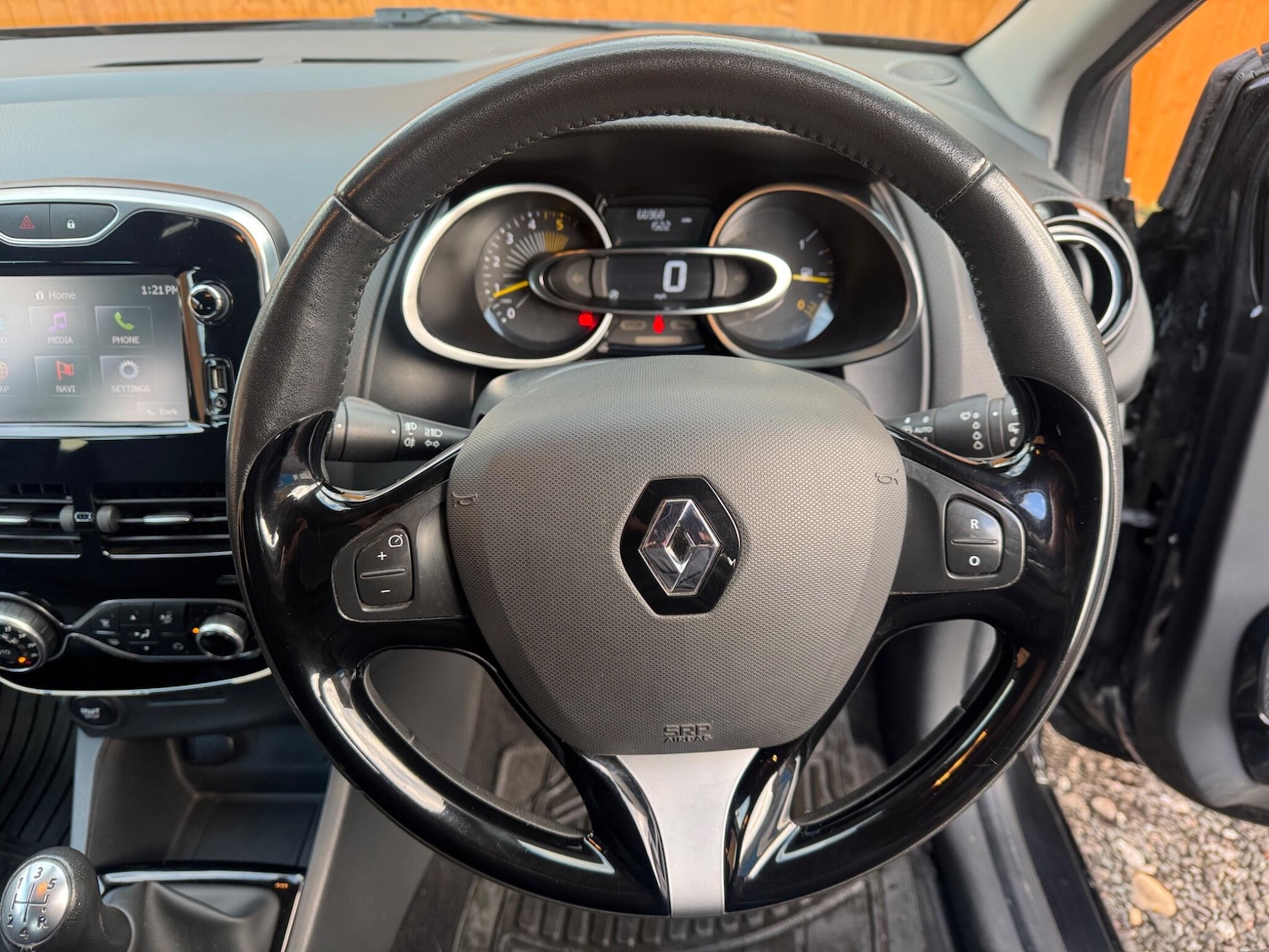 Used Renault Clio 2015 for sale - 76913747: Photo 20