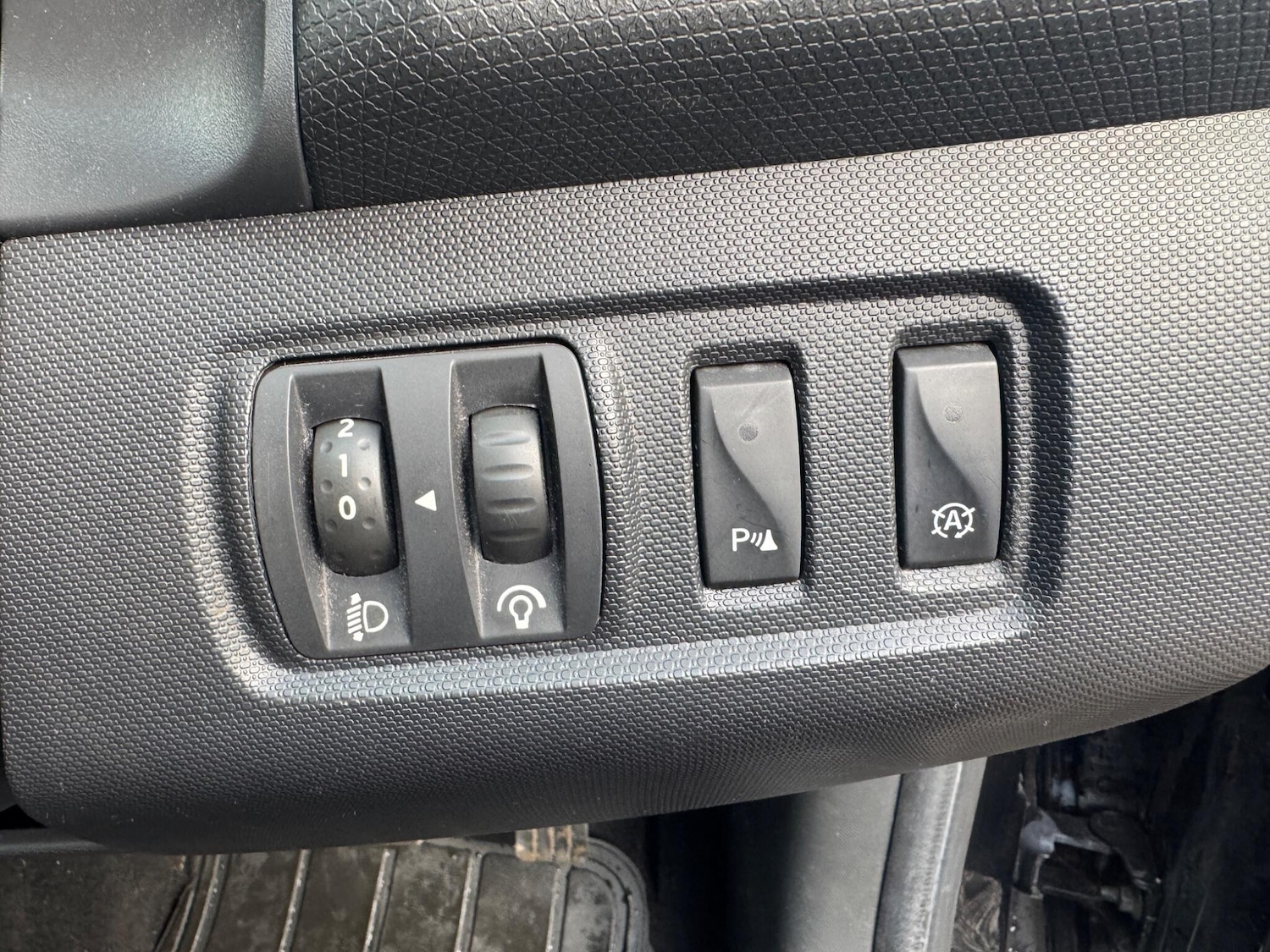 Used Renault Clio 2015 for sale - 76913747: Photo 21