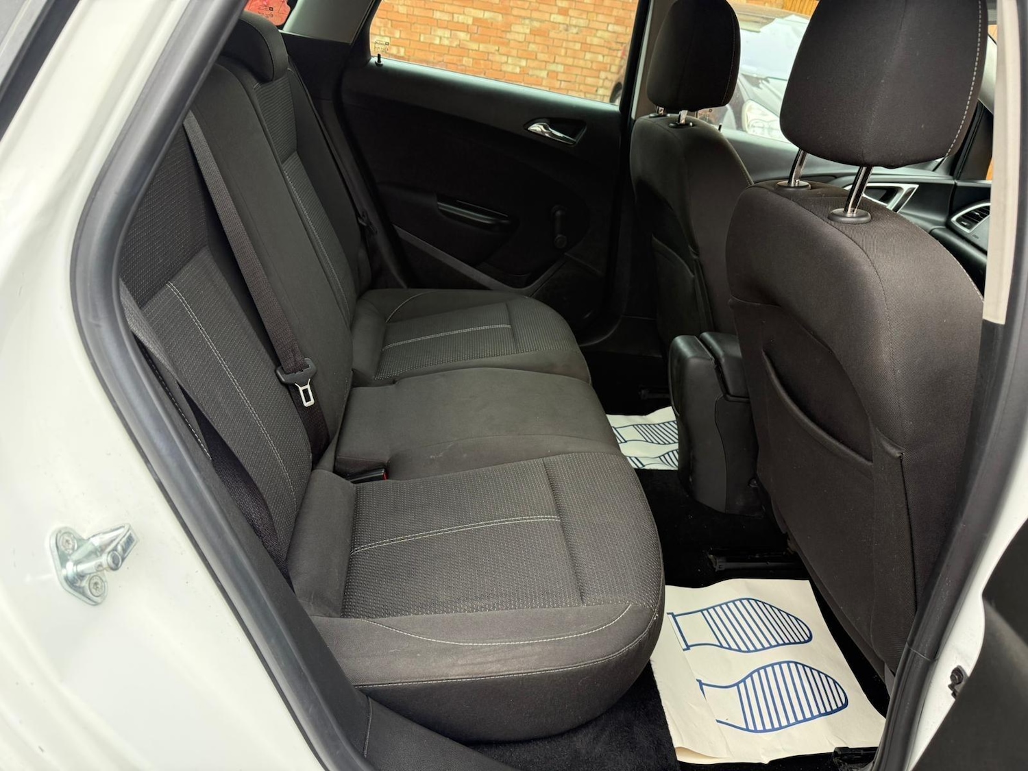 Used Vauxhall Astra 2013 for sale - 77898658: Photo 11