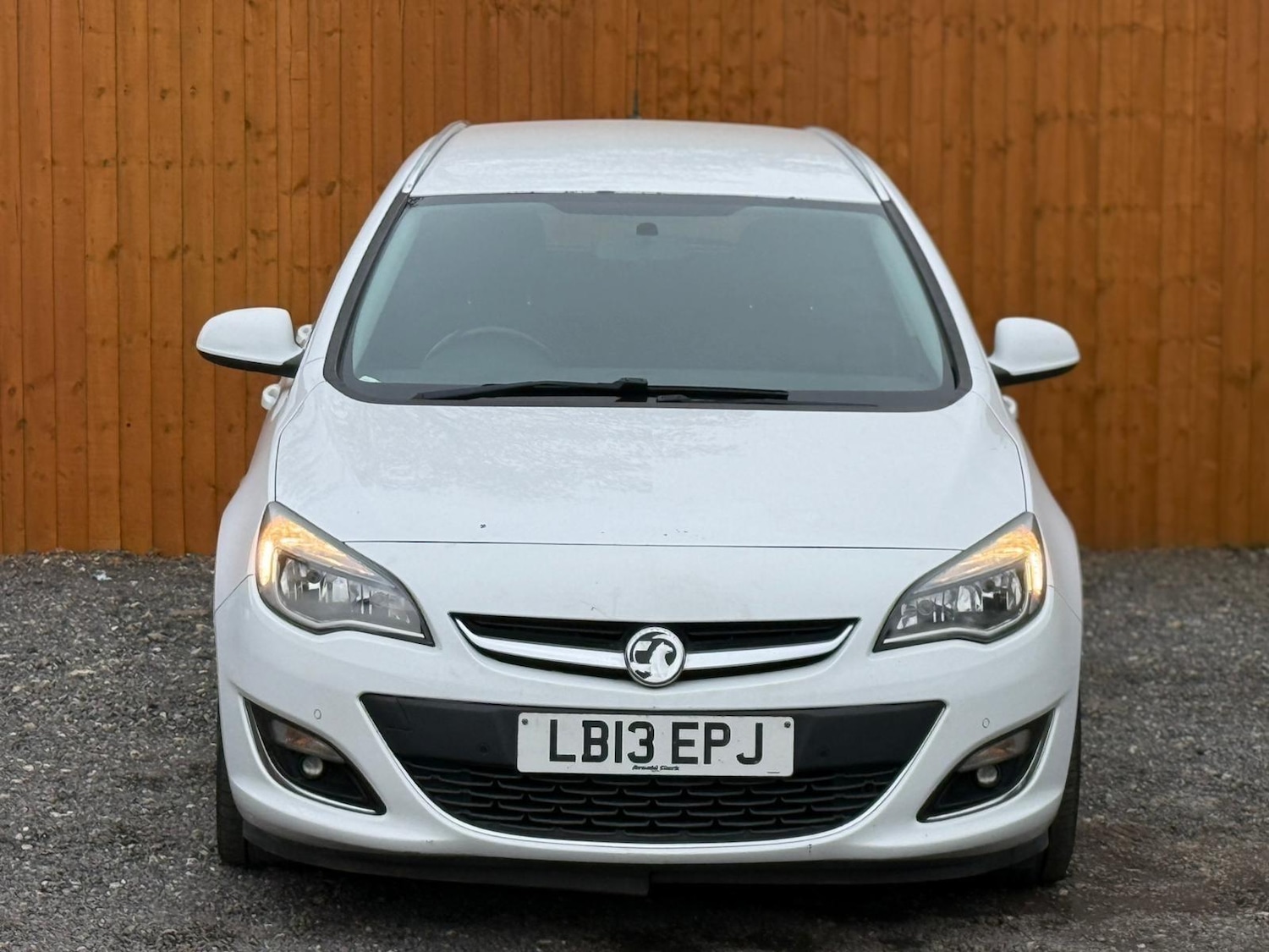 Used Vauxhall Astra 2013 for sale - 77898658: Photo 2