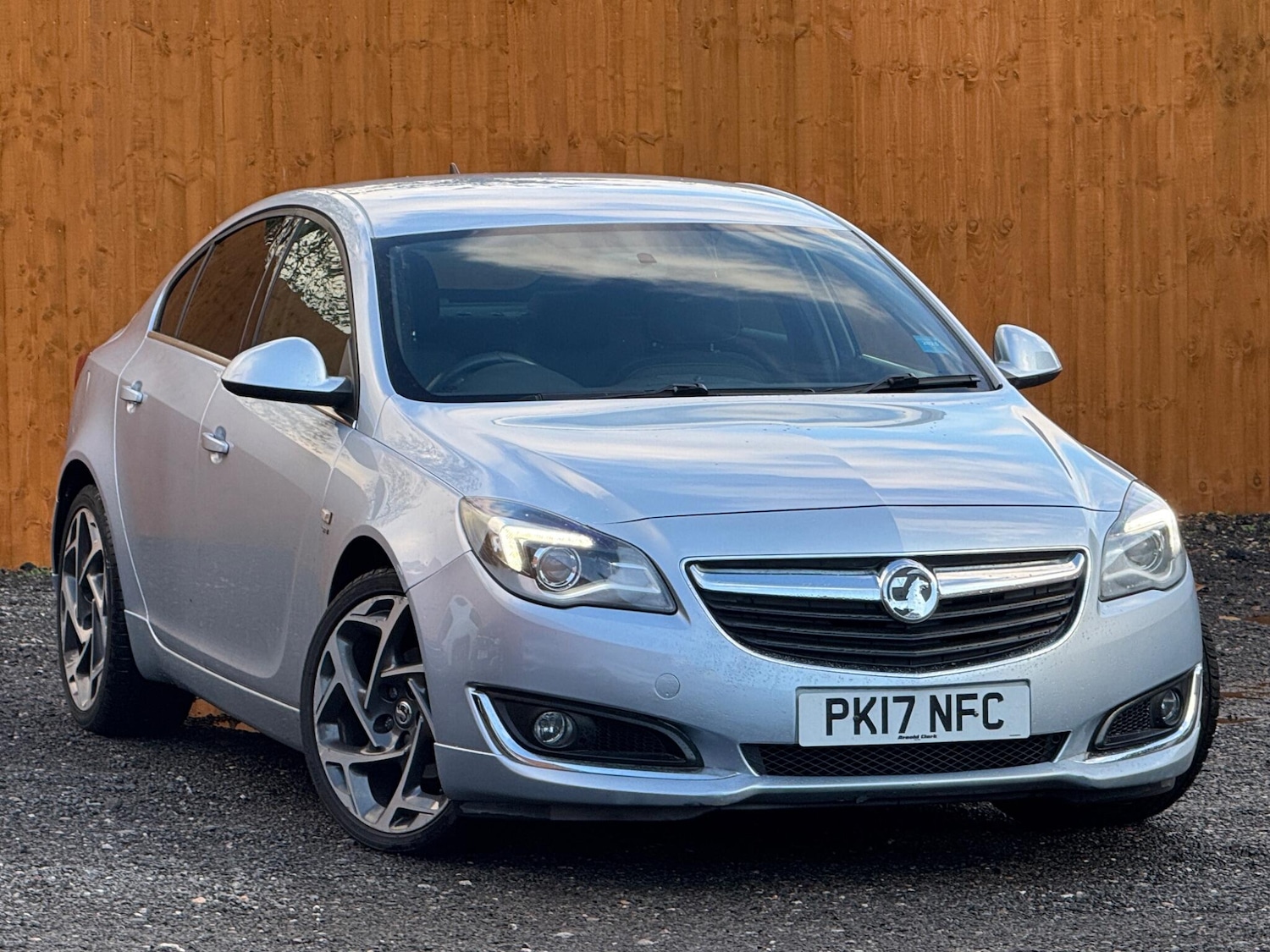 Used Vauxhall Insignia 2017 for sale - 76926525: Photo 1