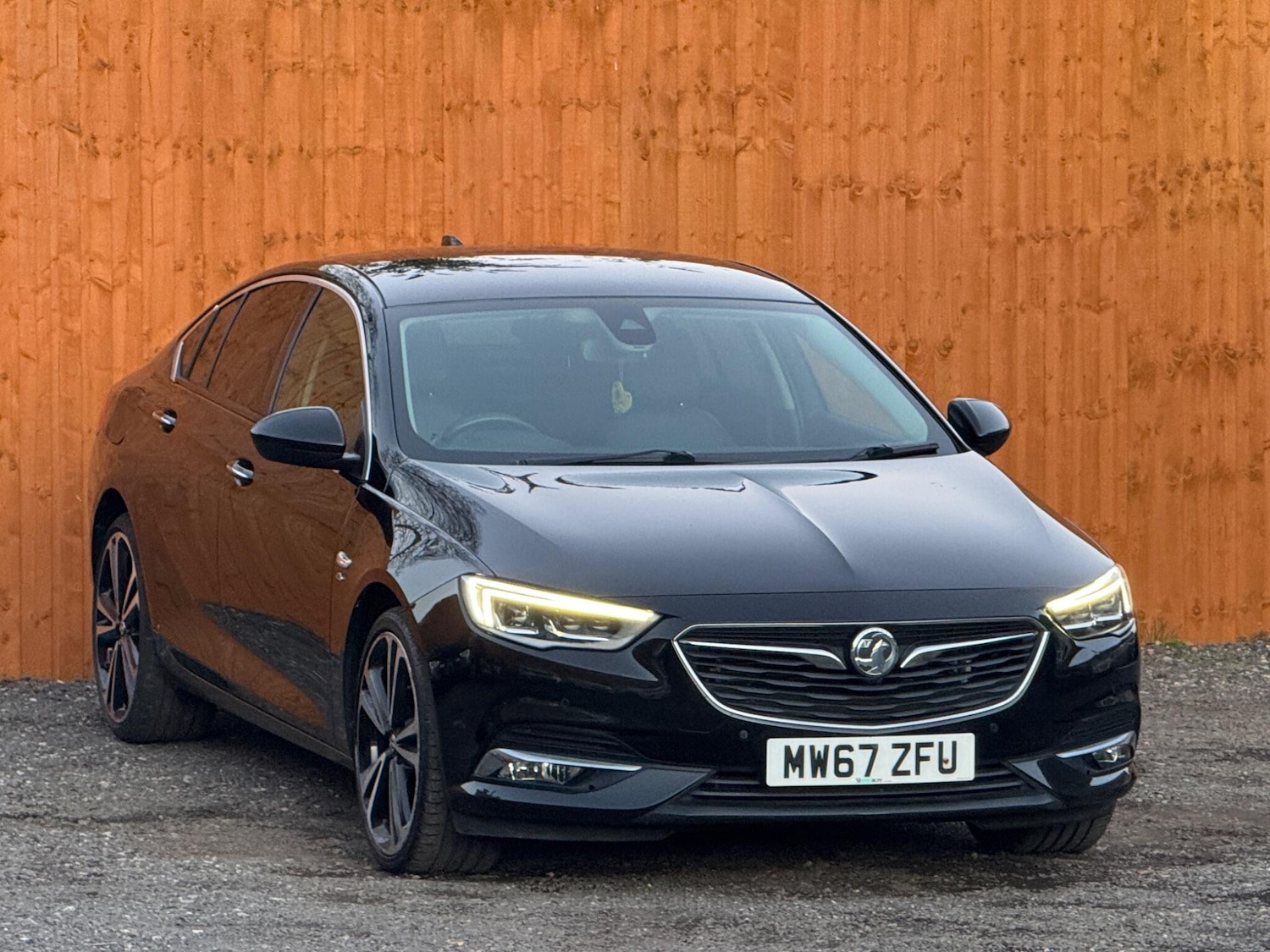 Used Vauxhall Insignia 2018 for sale - 78034397: Photo 2