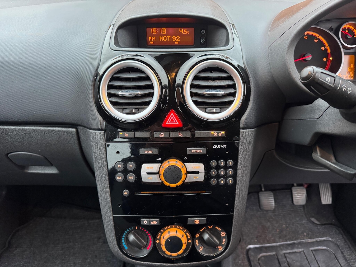 Used Vauxhall Corsa 2010 for sale - 77060131: Photo 15