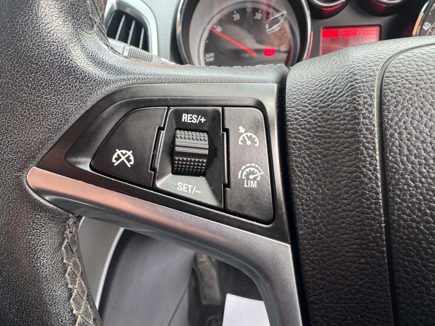 Used Vauxhall Astra 2013 for sale - 76913873: Photo 17