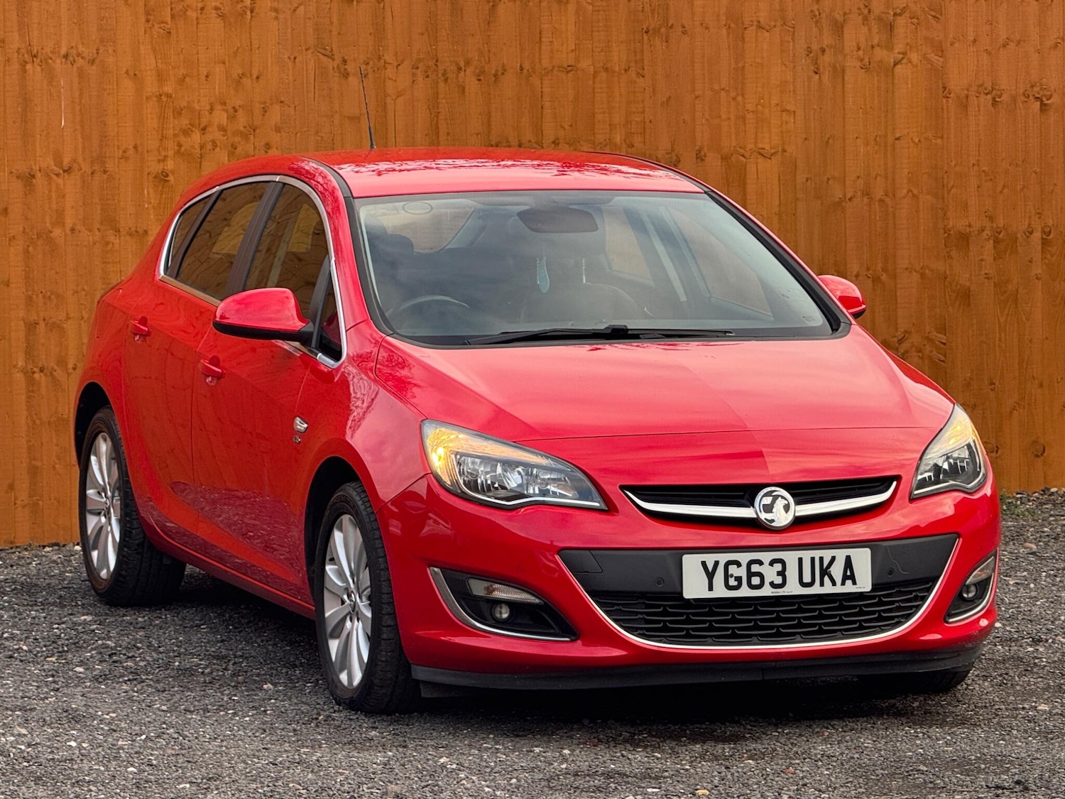 Used Vauxhall Astra 2013 for sale - 76913873: Photo 2