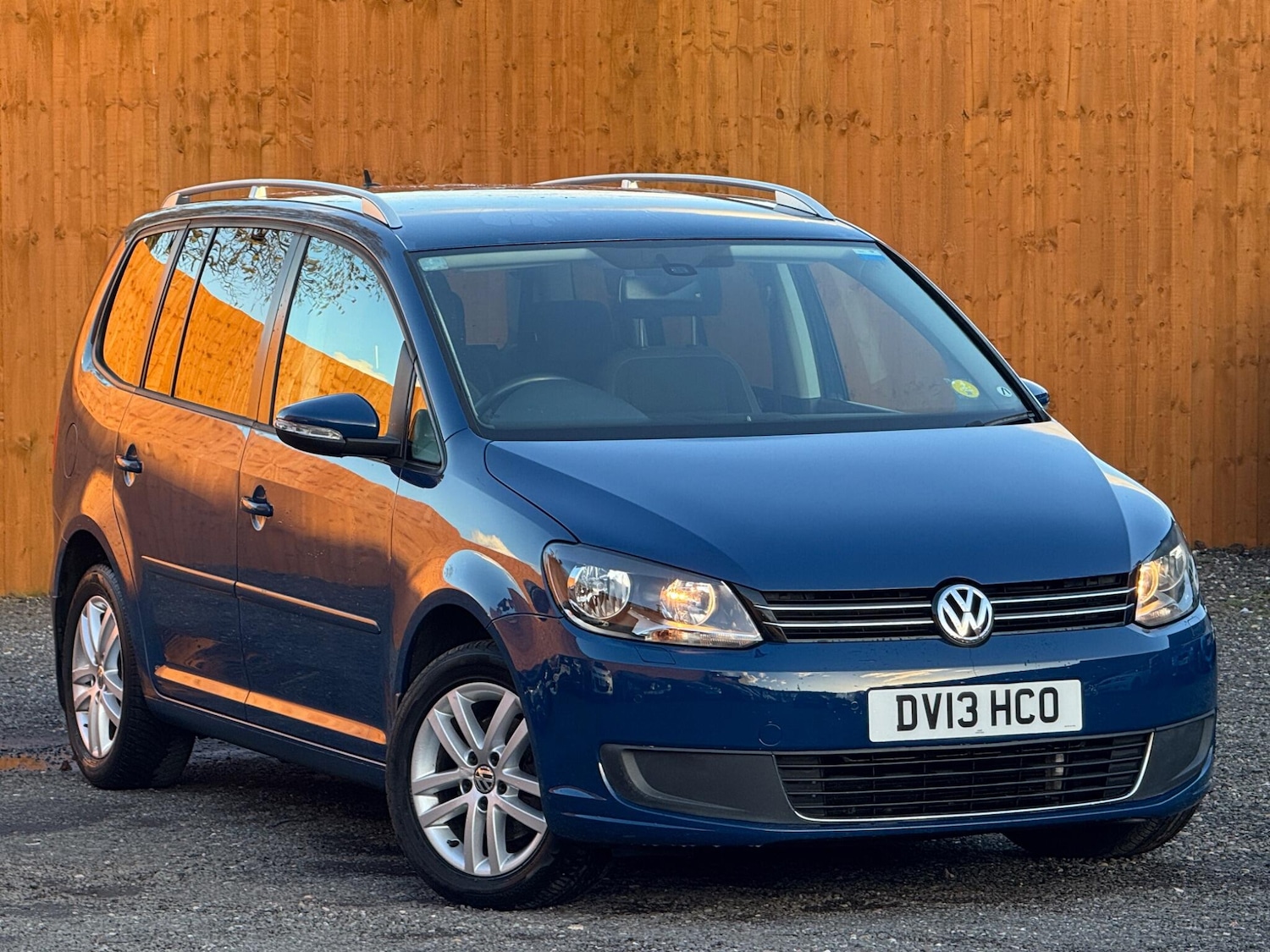 Used Volkswagen Touran for sale - 77704663: Photo 2