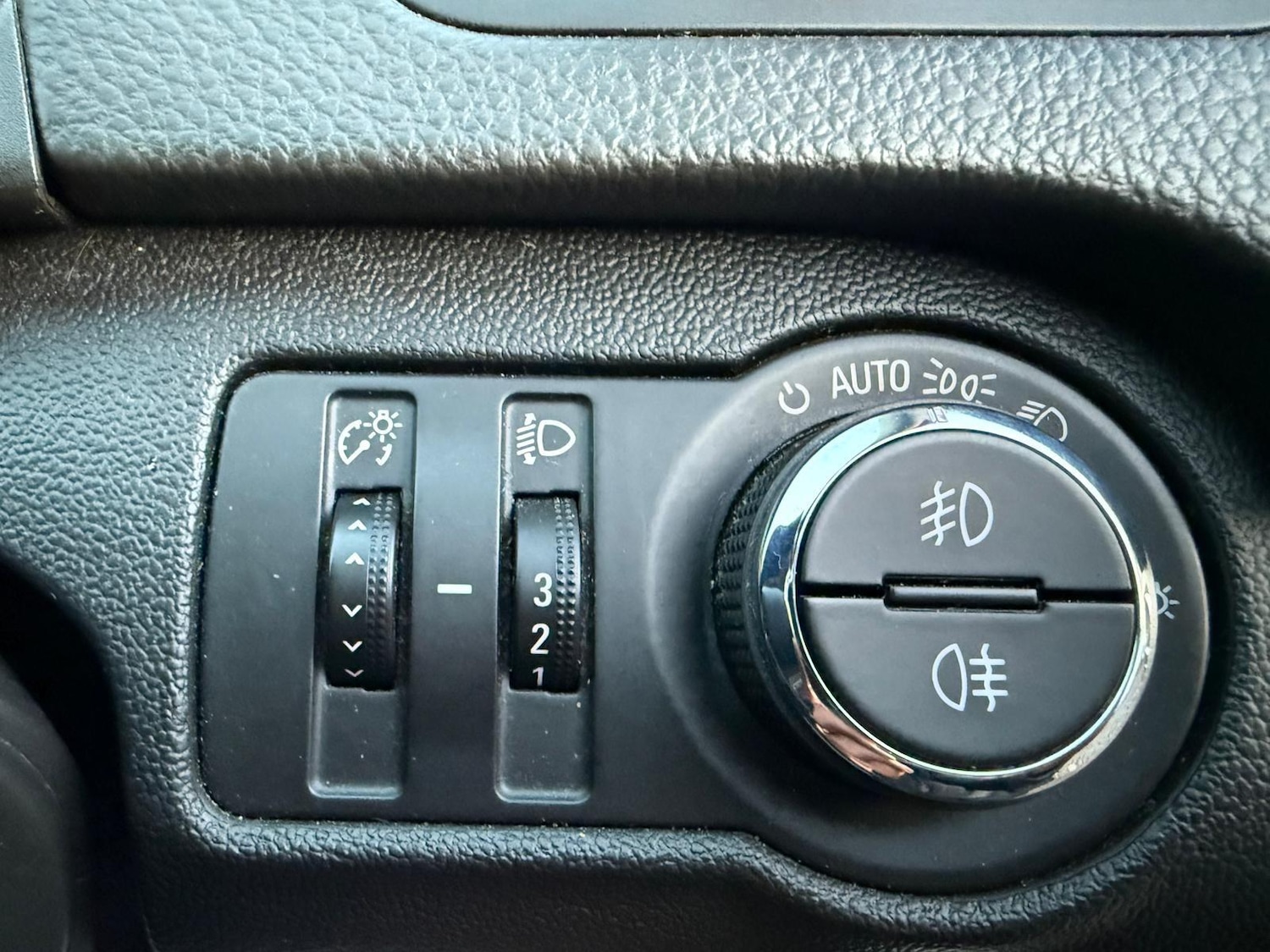 Used Vauxhall Insignia 2016 for sale - 77084352: Photo 21