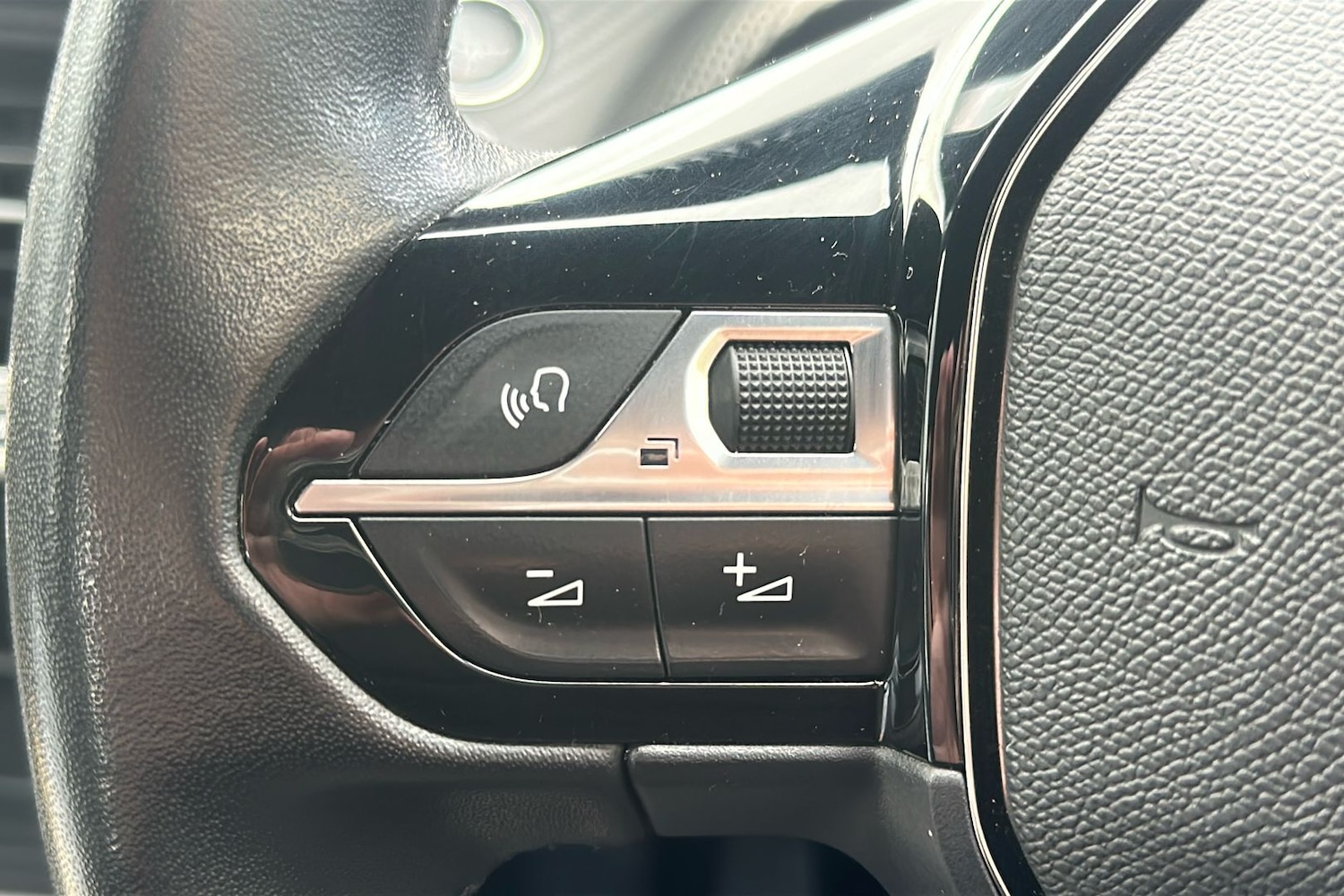 Used Peugeot 2008 2024 for sale - 76492020: Photo 50