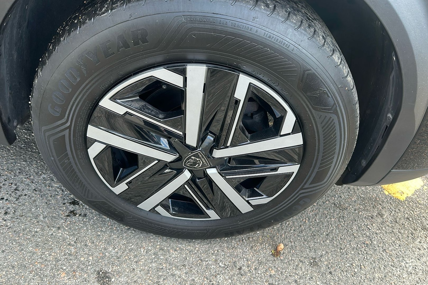 Used Peugeot 2008 2024 for sale - 76492020: Photo 9