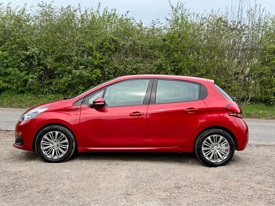 Used Peugeot 208 2018 for sale - 78180444: Photo 2