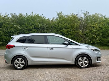 Used Kia Carens 2015 for sale - 78444205: Photo