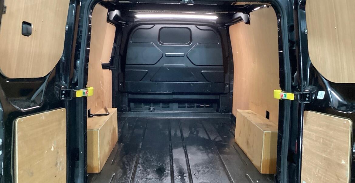 Used Ford Transit Custom 2023 for sale - 76388980: Photo 4