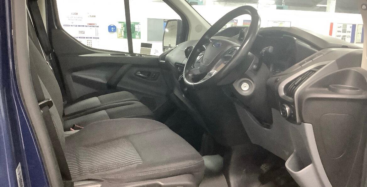 Used Ford Transit Custom 2017 for sale - 77425081: Photo 2