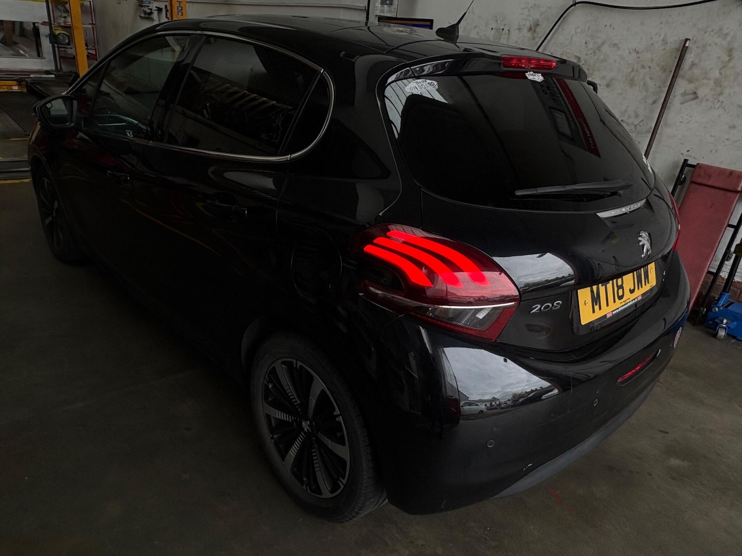 Used Peugeot 208 2018 for sale - 78204316: Photo 6