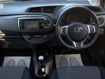 Used Toyota Yaris 2014 for sale - 79508692: Photo