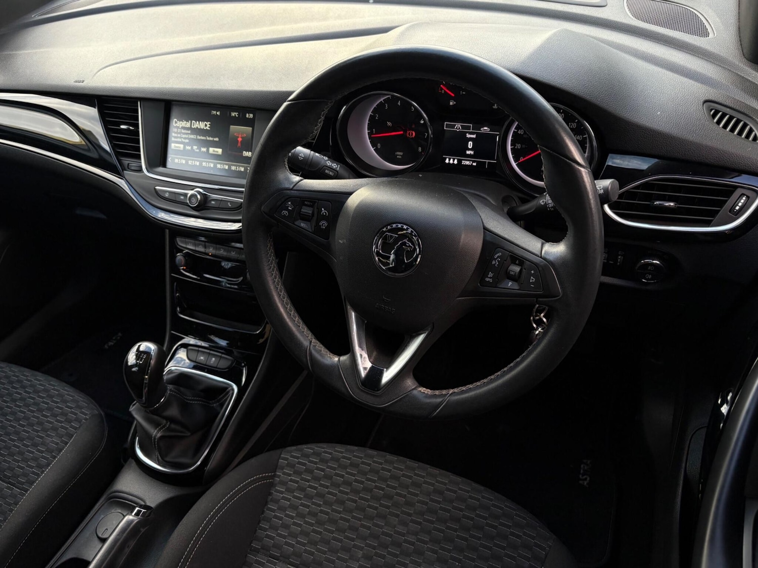 Used Vauxhall Astra 2017 for sale - 77838565: Photo 3