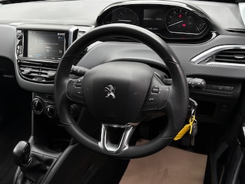 Used Peugeot 208 2017 for sale - 78348446: Photo