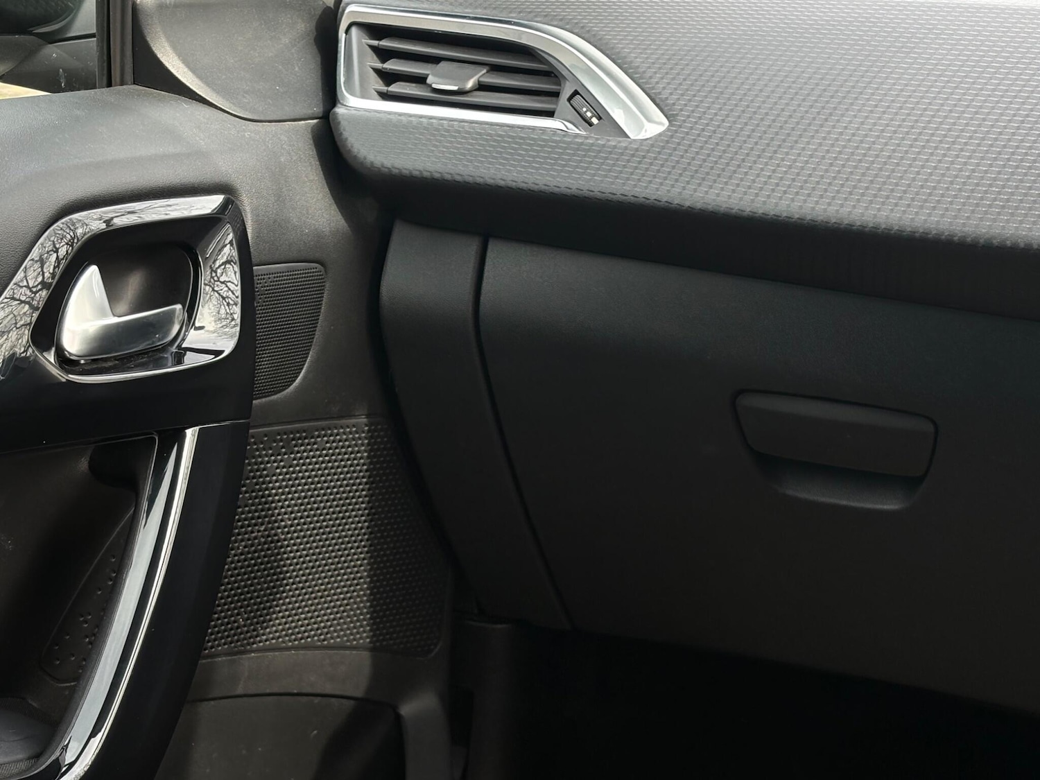 Used Peugeot 208 2019 for sale - 77882492: Photo 25