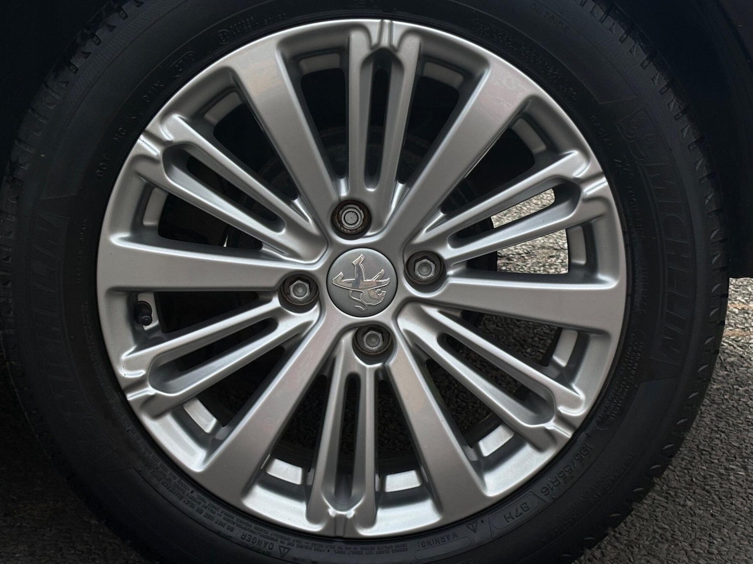 Used Peugeot 208 2019 for sale - 77882492: Photo 29