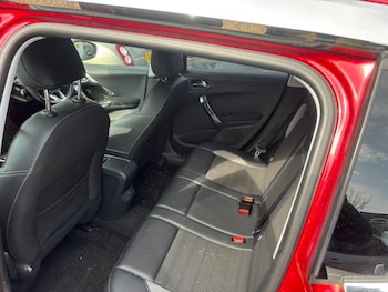 Used Peugeot 2008 2018 for sale - 77807677: Photo