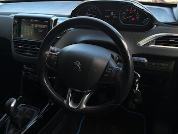 Used Peugeot 2008 2016 for sale - 78429406: Photo