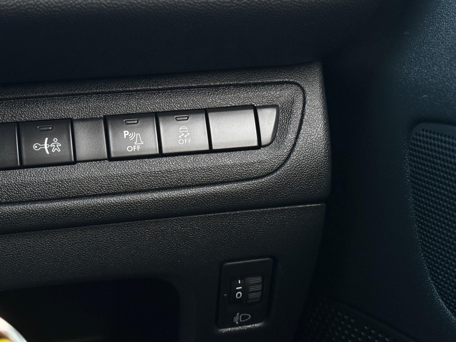 Used Peugeot 208 2015 for sale - 78205325: Photo 22